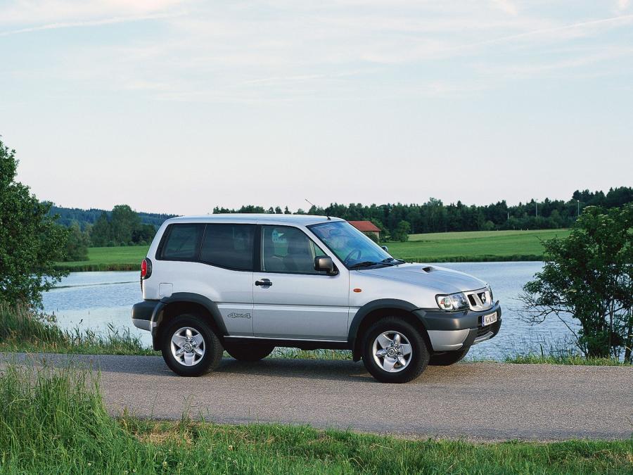  Nissan Terrano II 3-Door 1999 года  (фото 6 из 20)